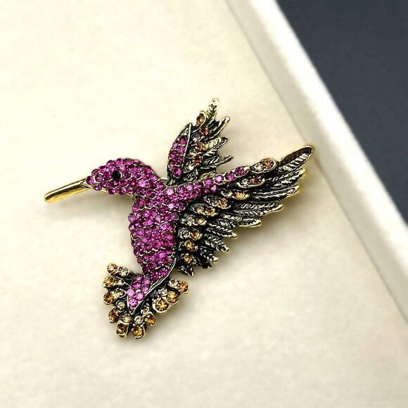 Yellow Gold with Fuchsia and Topaz Crystal Flying Hummingbird Pin Back Brooch - Picture 4 of 7